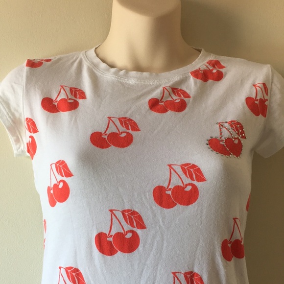 ✨SOLD✨Forever red cute cherries print white tee - Picture 3 of 7